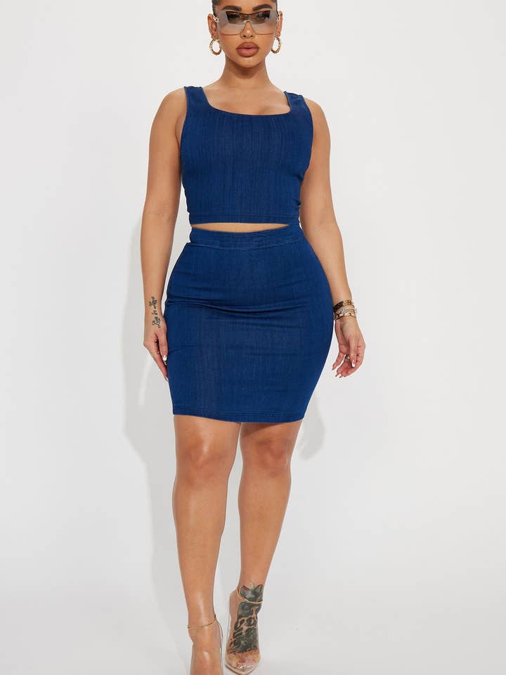 Set top corto in denim e gonna a vita alta per la vendita all'ingrosso da parte di 5besties inc