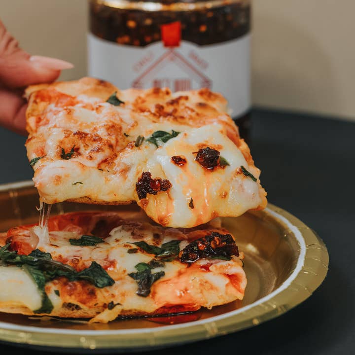 Me's Way LLC - Wholesale Sauce - MẸ’S WAY CHILI SAUCE – REGULAR-16oz9