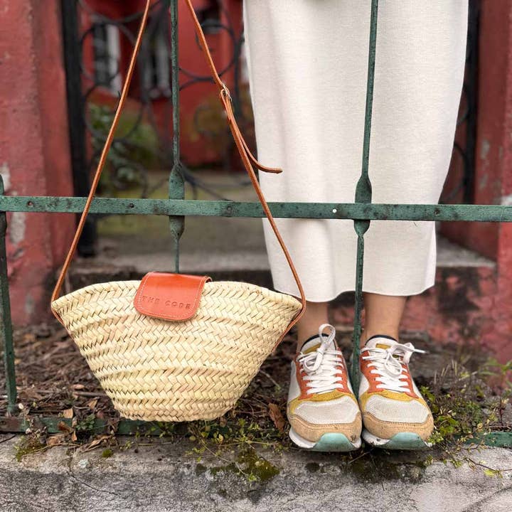 SAC À BANDOULIÈRE EN CUIR URBAIN pour la vente par THE CODE