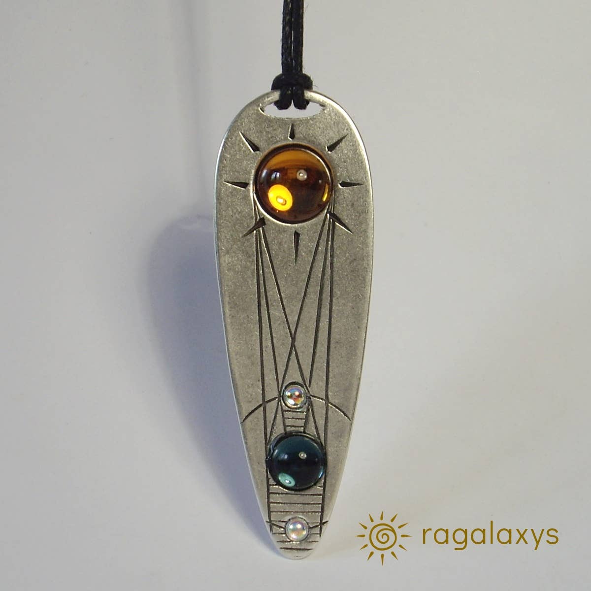 Ragalaxys - Venta al por mayor Collares con colgantes/abalorios - Teoría de los Eclipses Colgante - Cordón extensible.0