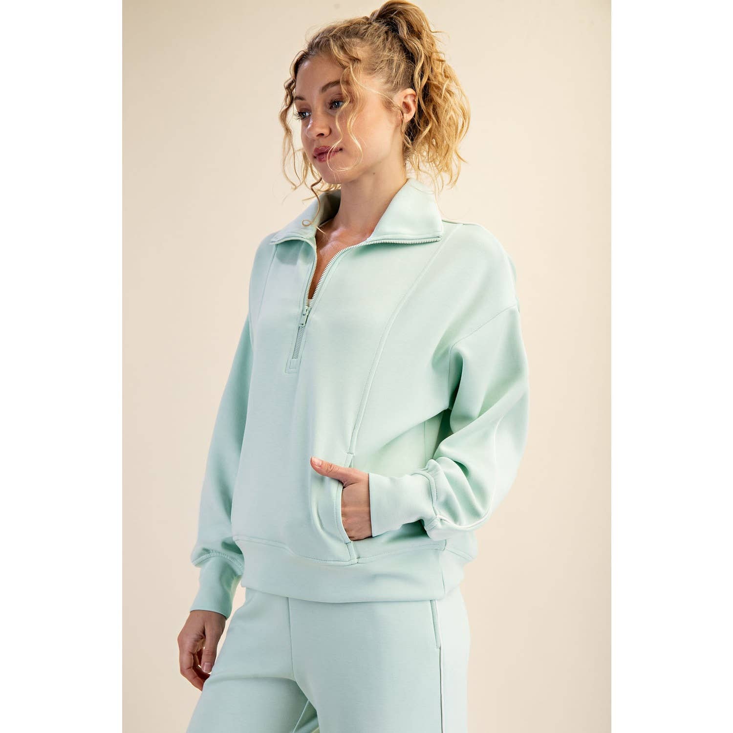 Rae Mode - Vendita all'ingrosso Felpa - Donna - PULLOVER CON ZIP A QUARTO E TUBAZIONI SCUBA MODALE1