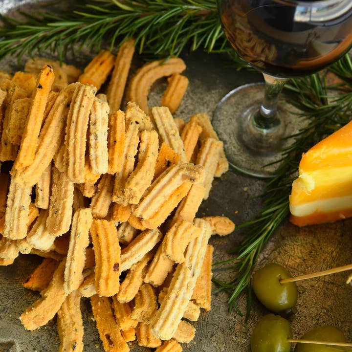 Lizzie's Cheese Straws - Wholesale Puffed Snack - 4.6 oz Classic Cheddar Cheese Straws1