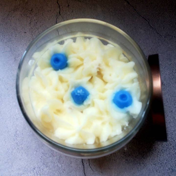 1620 Candle Co LLC - Wholesale Novelty Candle - Private Label 16 oz Dessert Candle (Blueberry Waffle)