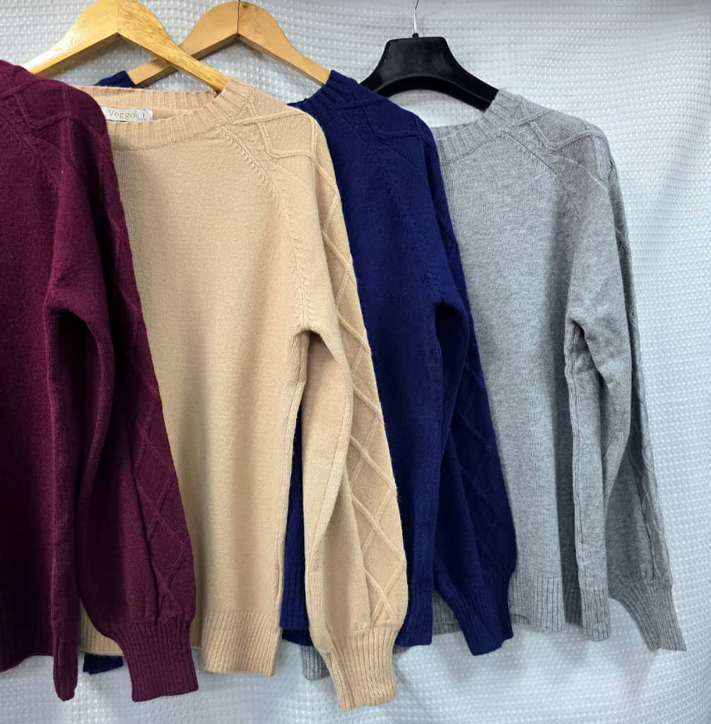 Kurt Muller – wholesale Knitted jumper – Women′s – Diamond Cable Sleeve Crew Neck Knit3