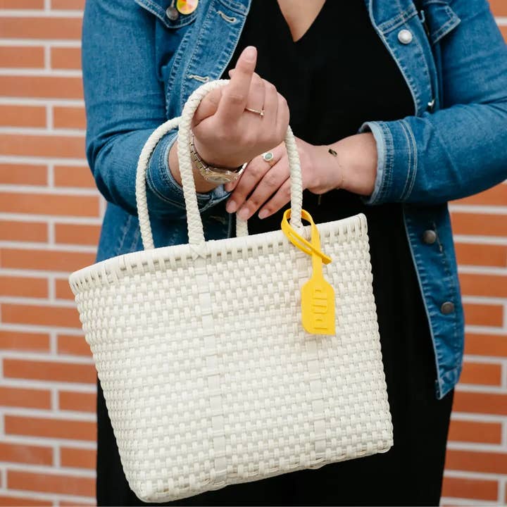 Small basket in recycled plastic LIN color HANDMADE for wholesale by PÜP