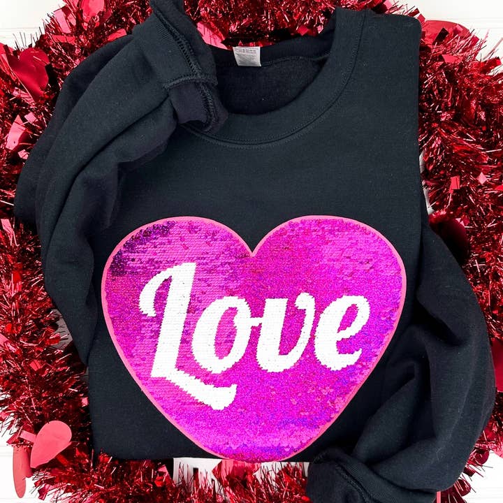 Sweat-shirt Flip Sequin Heart Gildan pour la vente par Nikkilynn Wholesale