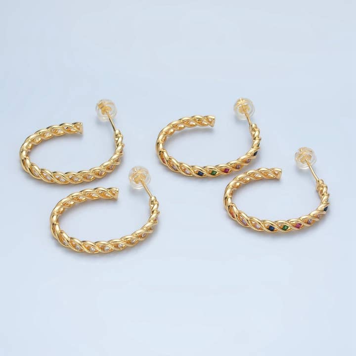 Orecchini a cerchio a forma di C intrecciati in CZ multicolore e trasparente da 30 mm placcati in oro 24K | AD734 AD735 per la vendita all'ingrosso da parte di Aim Eternal