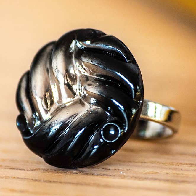 Bague bouton Héloïse pour la vente par Assuna