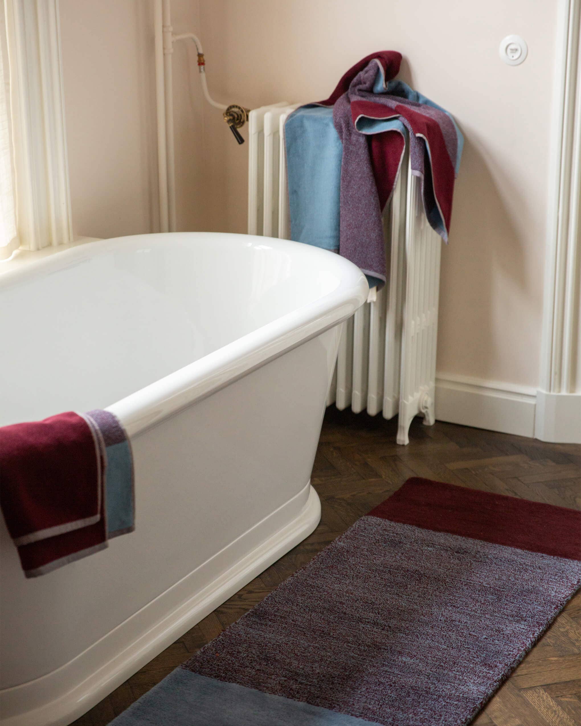 Bleu ciel Bordeaux Set de serviettes de bain Blend Sky Blue Bordeaux (2 pièces) en vente sur Faire12