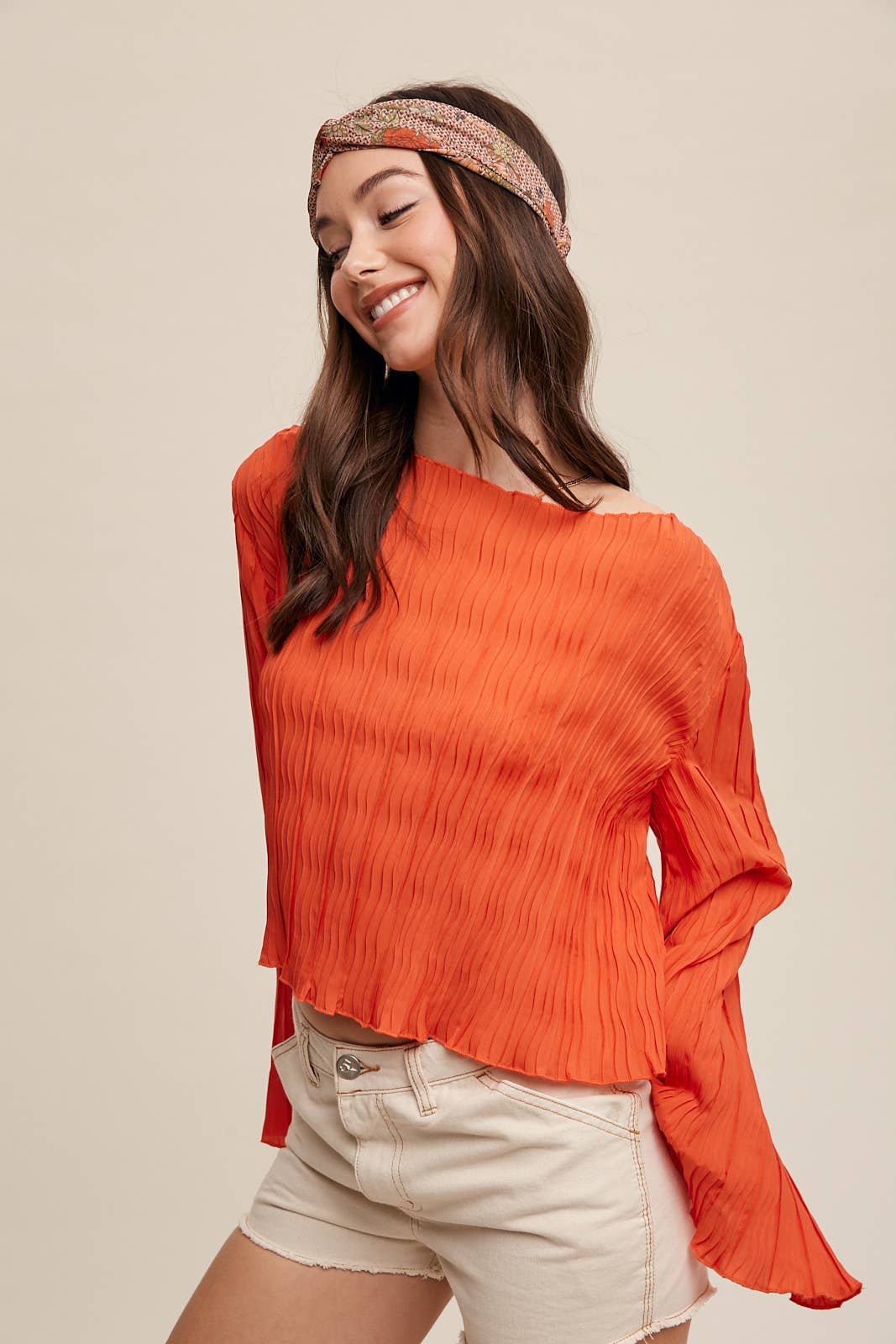 Listicle - Venta al por mayor Blusa - Mujer - Blusa plisada con espalda abierta y lazo.5