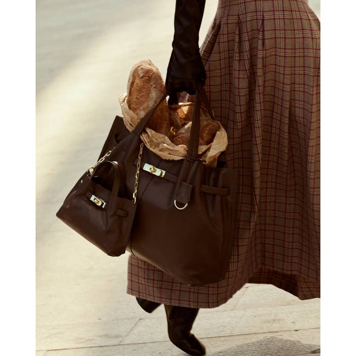 Sable Sveva Maxi leather handbag with organized interior and twist lock closure for wholesale on Faire4