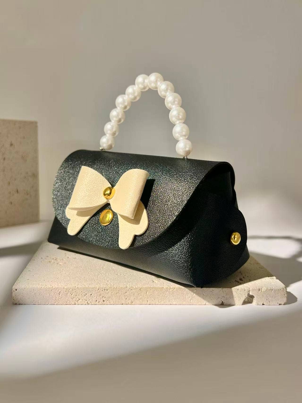 COSMOS – Saco de presente por atacado – Mini Saco de Presente Chique e Fofo com Pérolas e Laço Elegante3