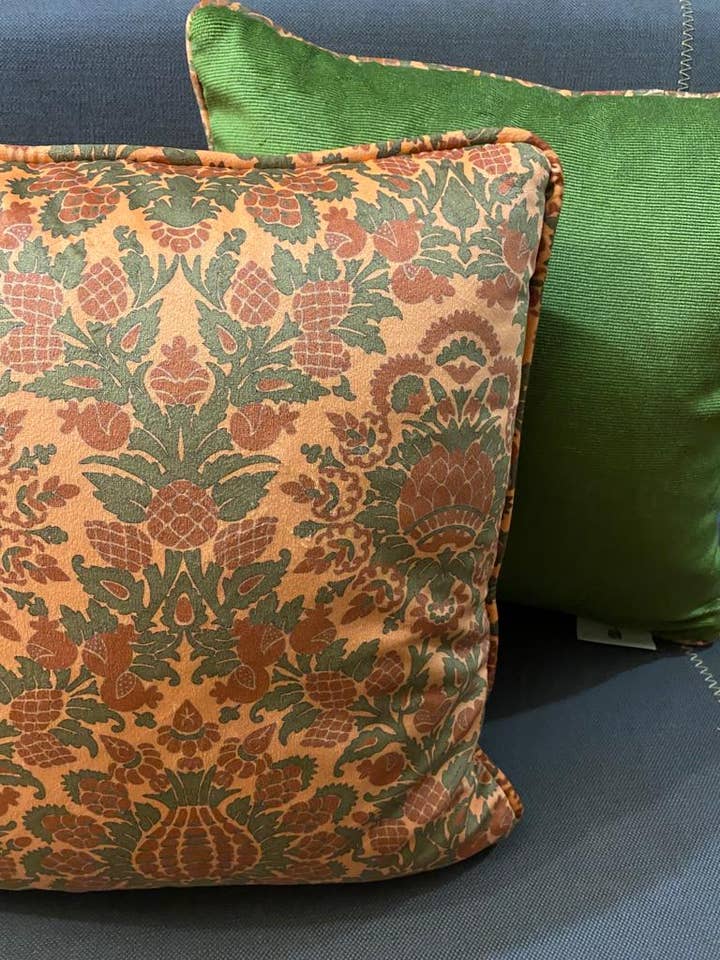 “Pinos” velvet cushion for wholesale by Stamen Studio srl