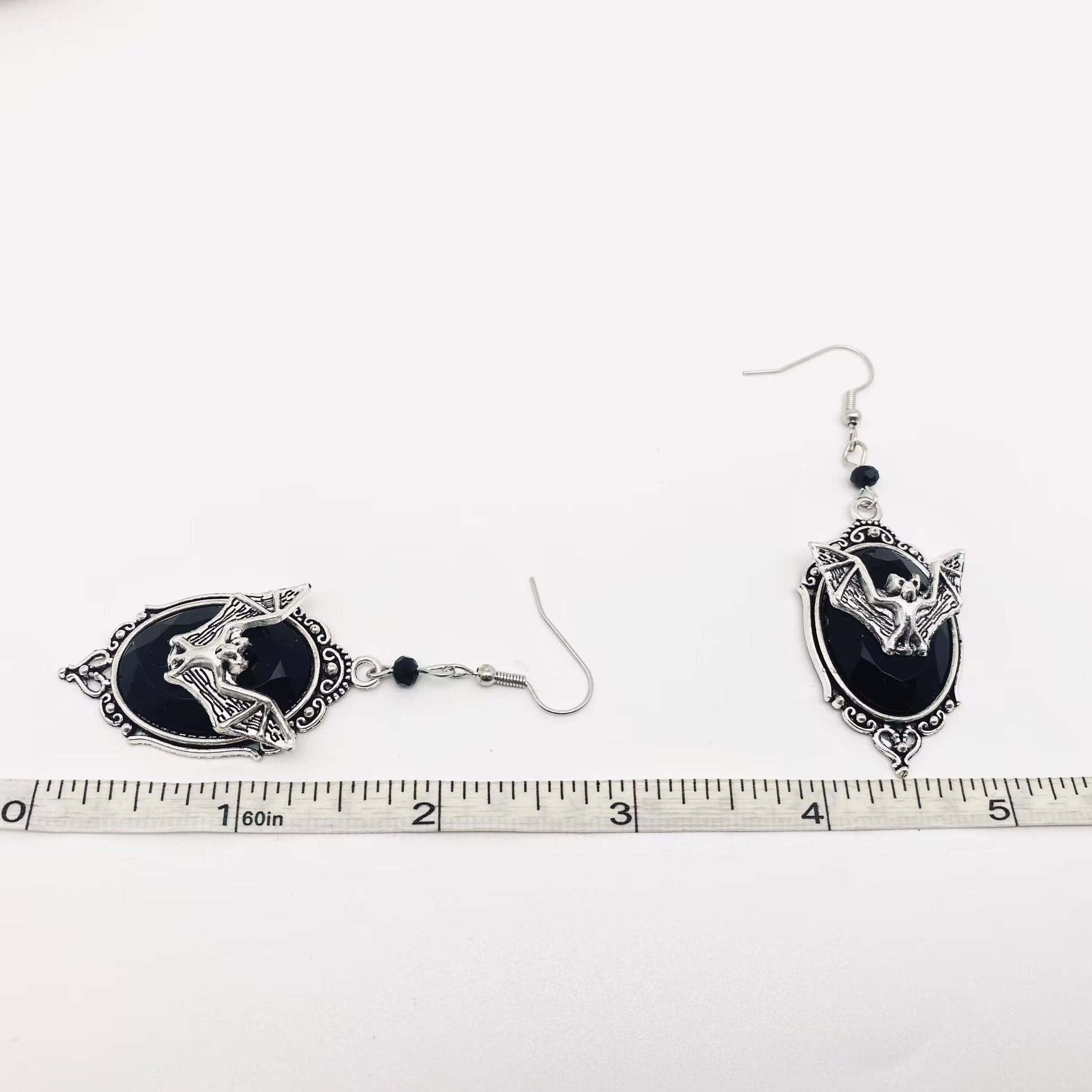 Mio Queena - Wholesale Dangle Earrings - Gothic Bat Pendant Earrings - GT4