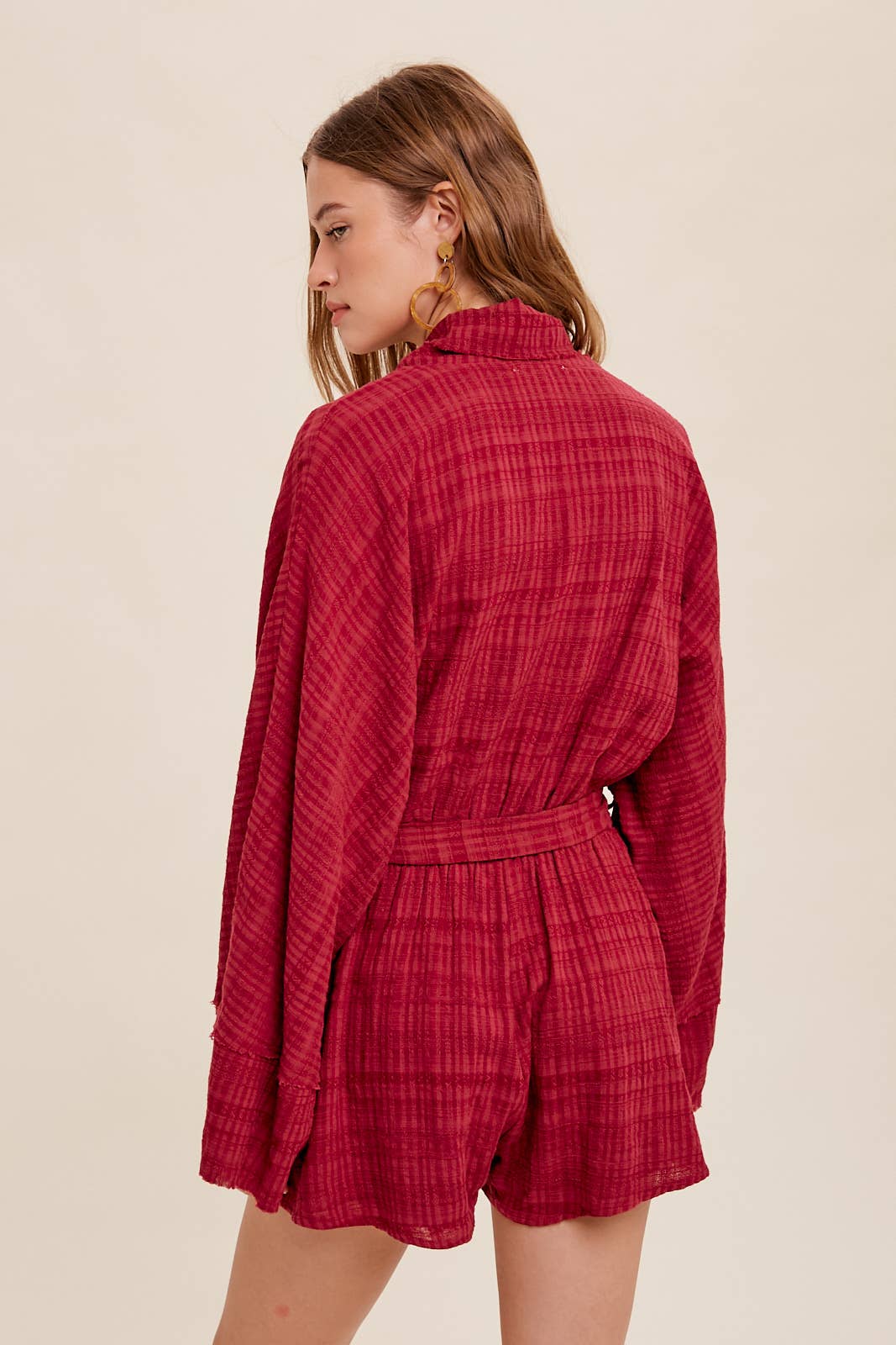 Listicle – Romper - Mulher por atacado – Macacão Texturizado com Cinto6