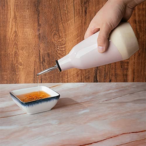 The Wine Savant /  Khen Glassware - Vendita all'ingrosso Dispenser olio/aceto - Gute Bottiglia in ceramica per olio d'oliva, 400 ml2