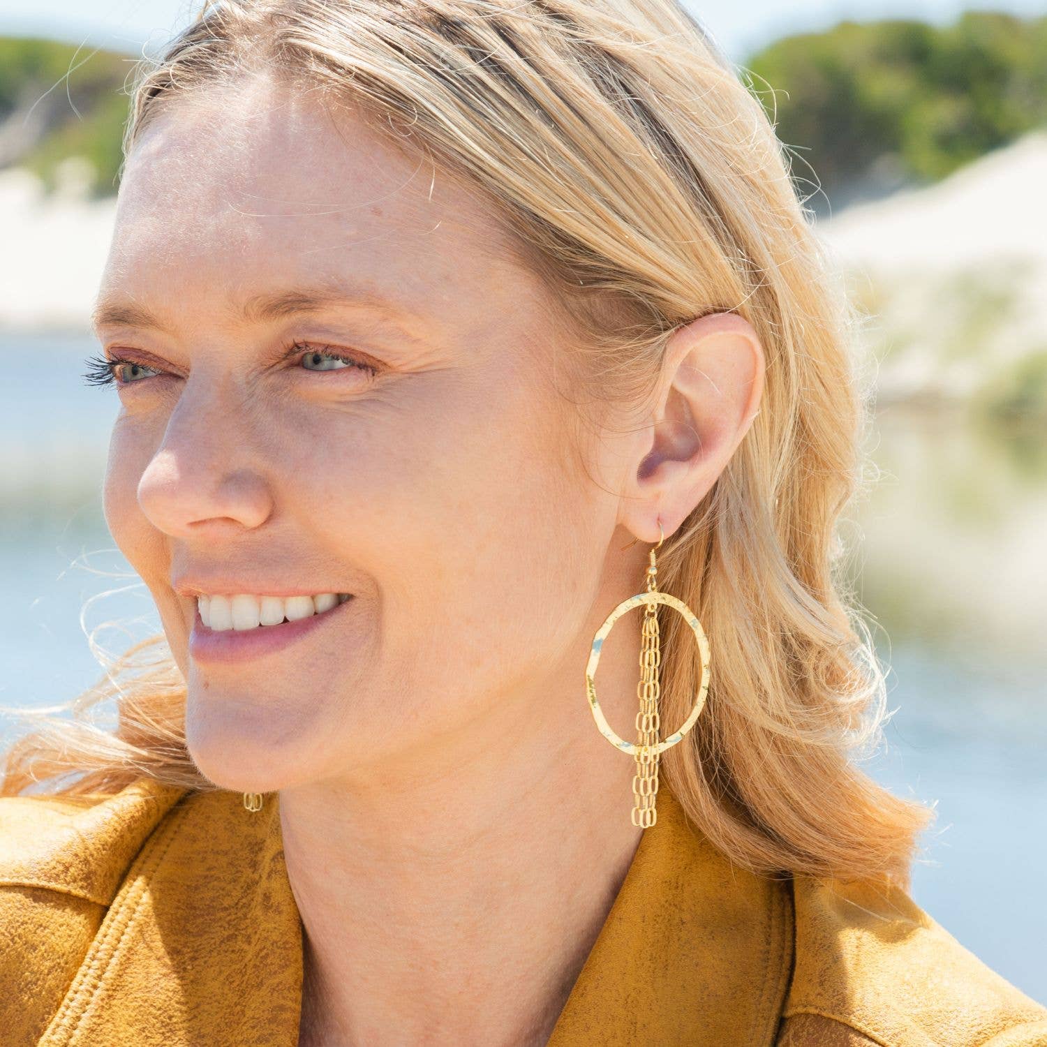 Splendid Iris - Wholesale Dangle Earrings - Sale - Gilded Earring With Link Chain Accent1