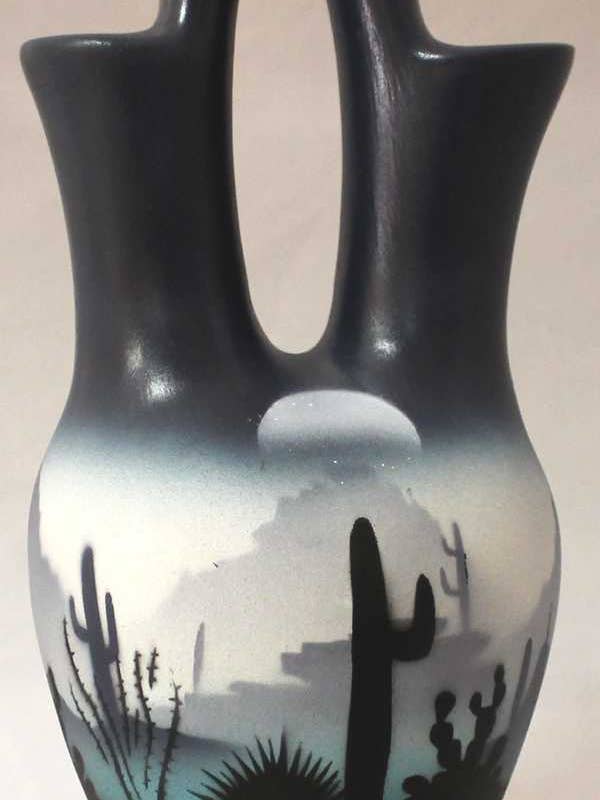 44018 Vase de mariage Sonora bleu désert 5 1/2 x 10 1/2 pour la vente par Cedar Mesa Pottery