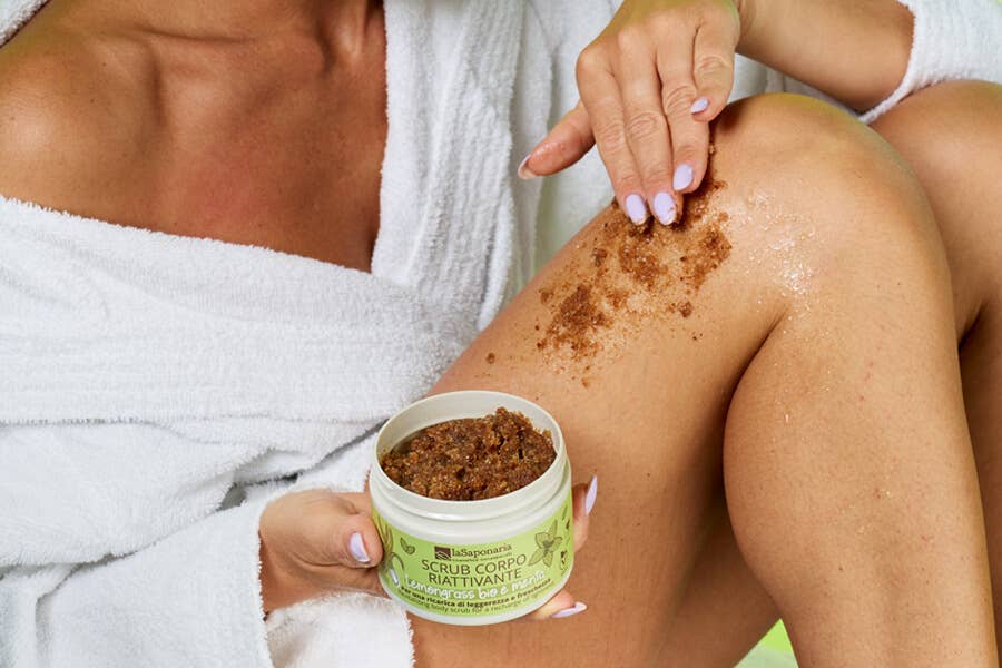 La Saponaria - Wholesale Body Scrub/Exfoliant - Revitalizing Body Scrub - Organic Lemongrass and Mint (250 g)1