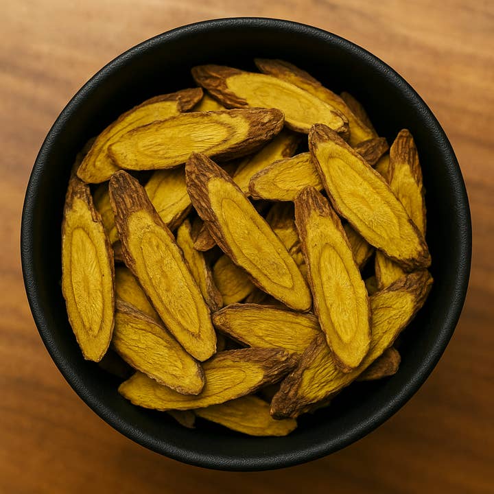 Morceaux de racine de Scutellaire du Baïkal (Scutellaria Baicalensis) pour la vente par LA Herb