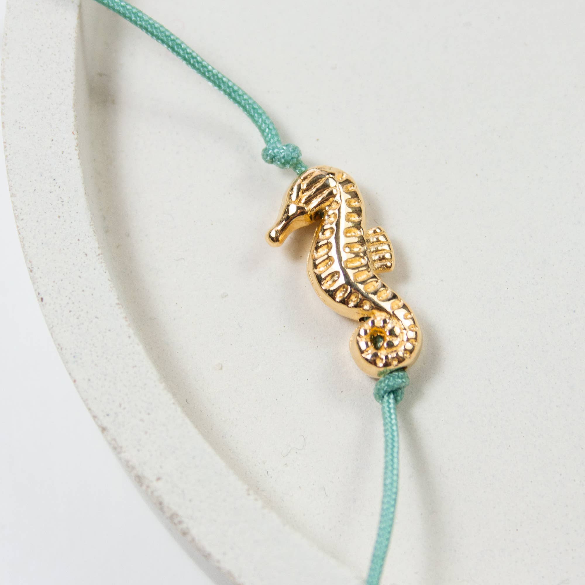 Bow & Hummingbird - Wholesale Charm/Dangle Bracelet - Wristband on card - Seahorse - Submerge1