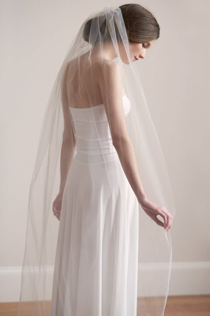 Ivory Barely There Wedding Veil for wholesale on Faire1