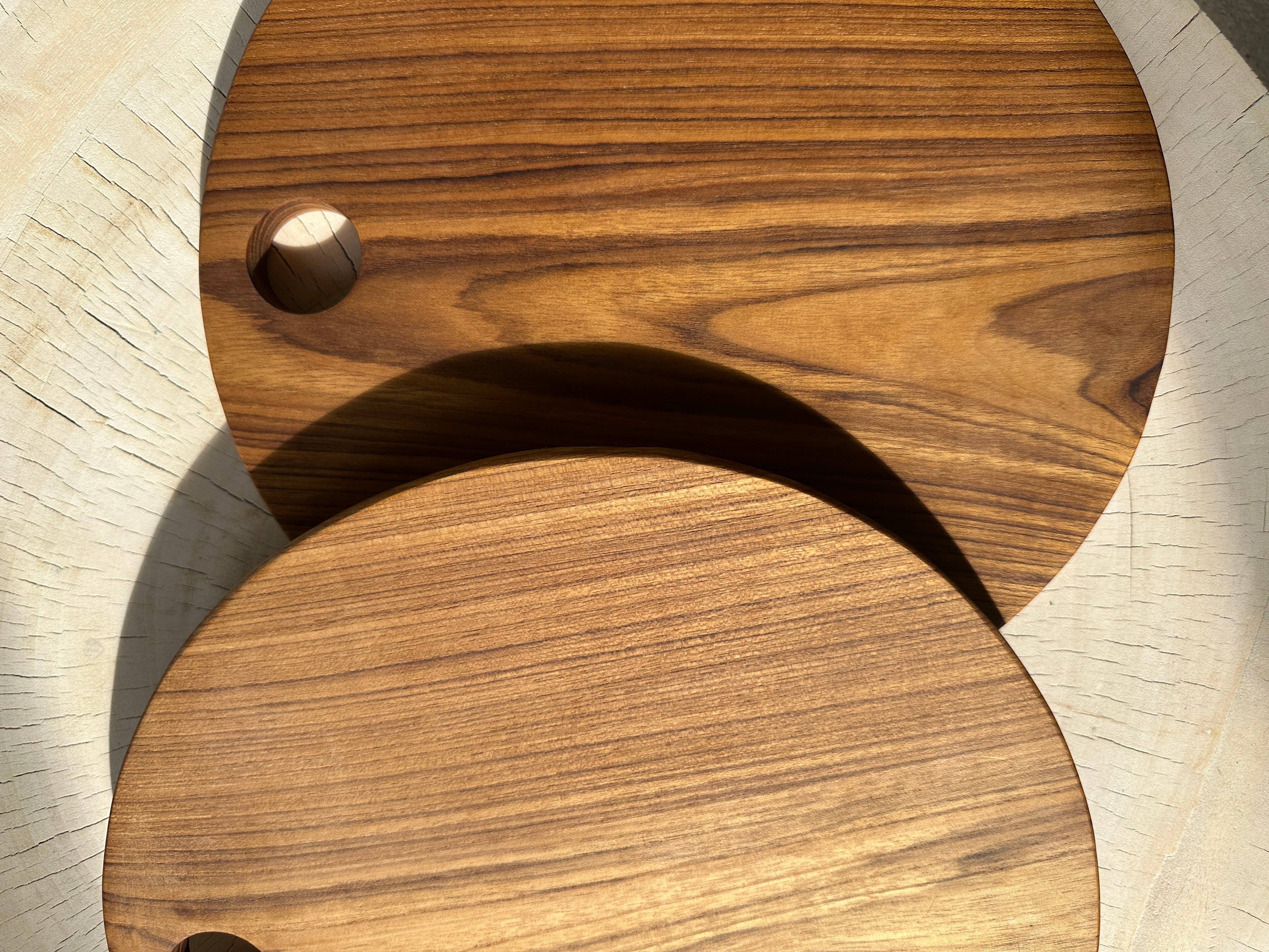 Office Objets – wholesale Skärbräda – Rund skärbräda i urholkad teak D:3053