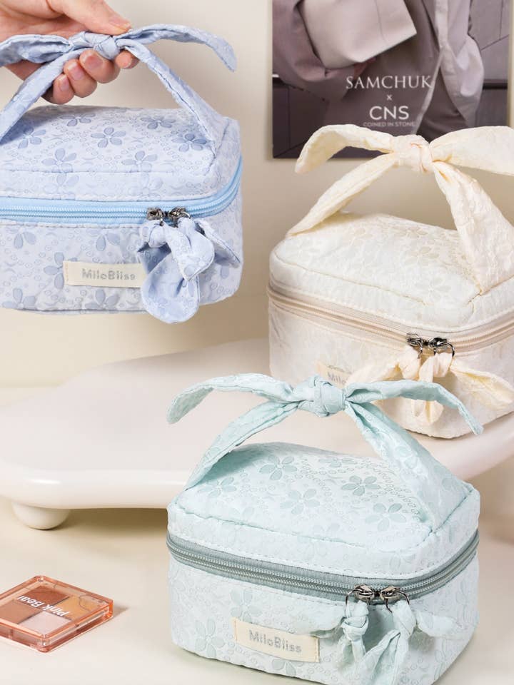 Estuche Cosmético Acolchado con Lazo de Patrón Floral para venta al por mayor de Lane & Lily