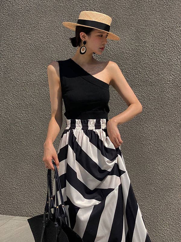 Sheer Trend – wholesale Set med topp och kjol - Dam – Set med randigt omlottlinne med enfärgad axel och kjol14