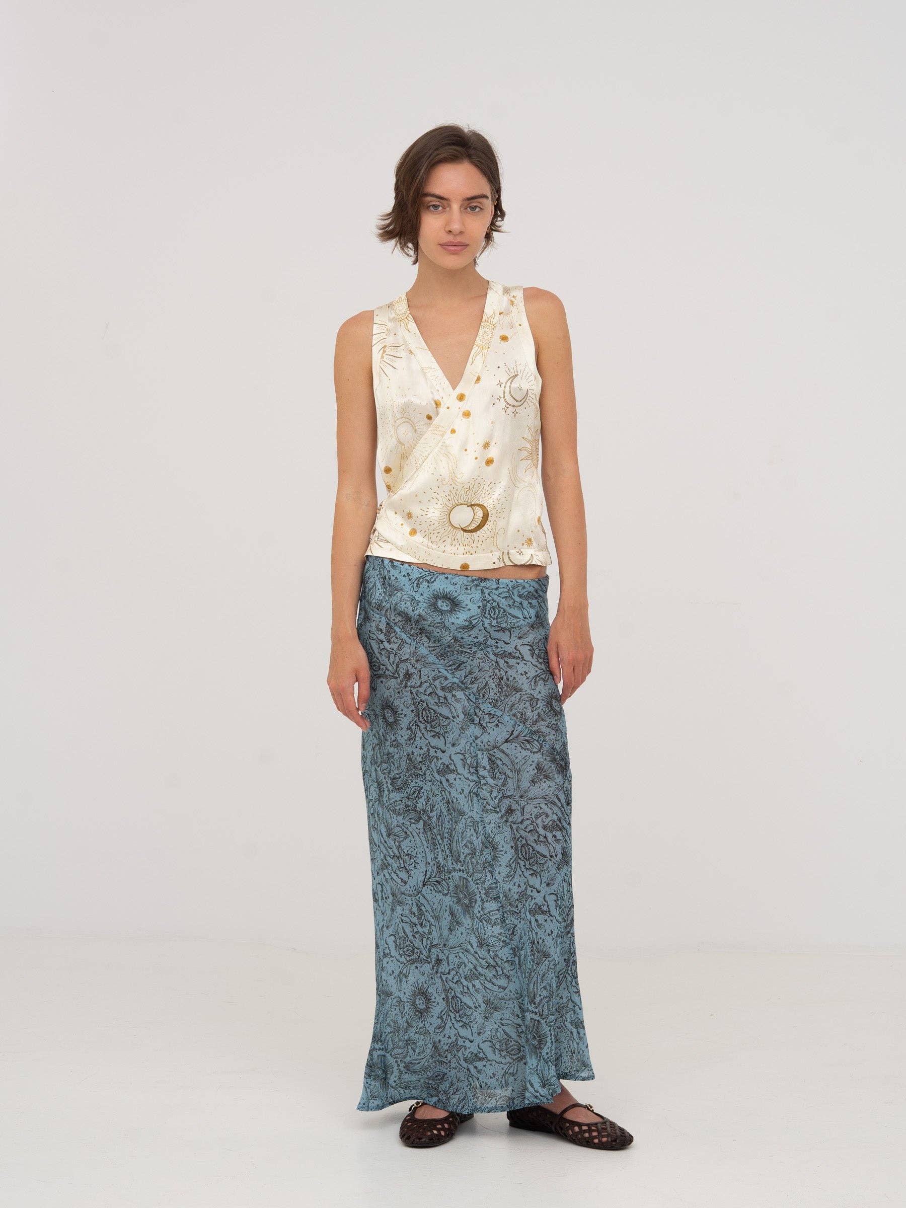 CARMEN SAYS - Wholesale Outerwear Vest - Women's - Priest Solar System-Printed Waistcoat5