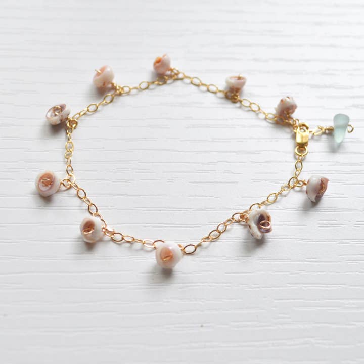 Salty But Sweet - Wholesale Charm/dangle bracelet - Puka Shell Chain Bracelet4