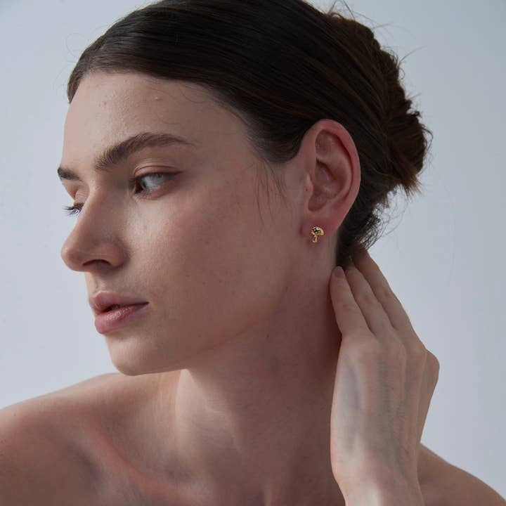 Perimade & Co. LLC - Vendita all'ingrosso Orecchini a bottone - Graziosi orecchini a bottone a forma di fungo in argento sterling 9251