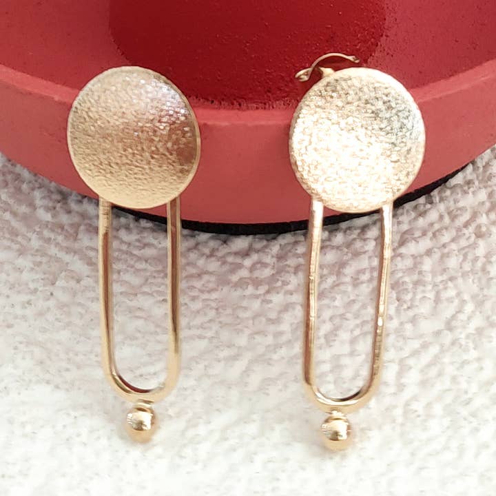 Pegou örhängen för wholesale av Kathleen Bellonde