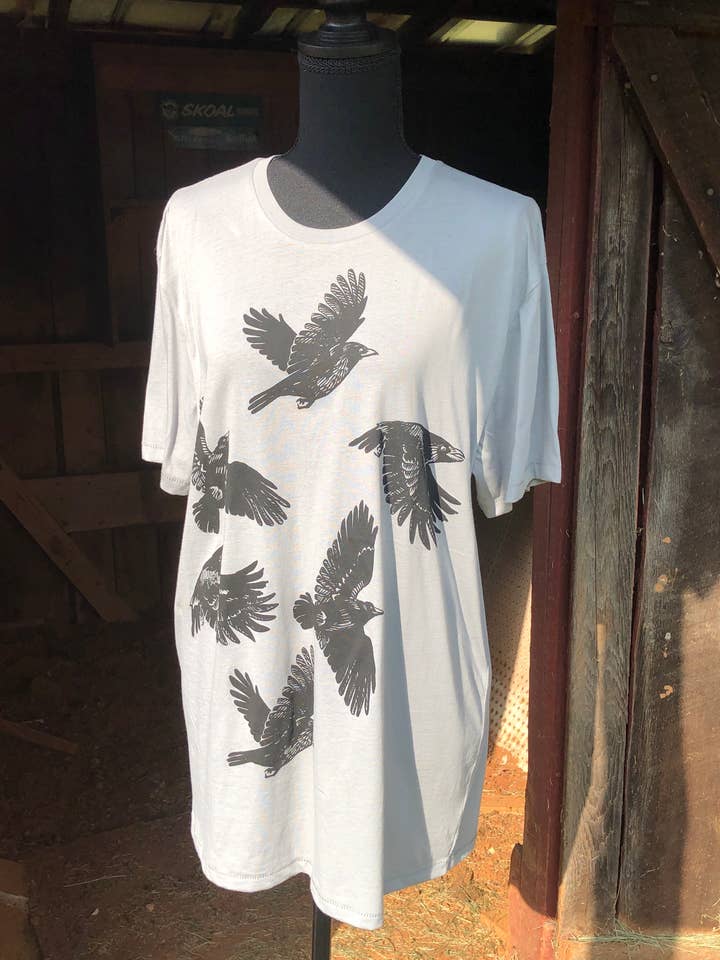 Grey Crows T-shirt i økologisk bomuld for engroshandel hos Solstice Handmade