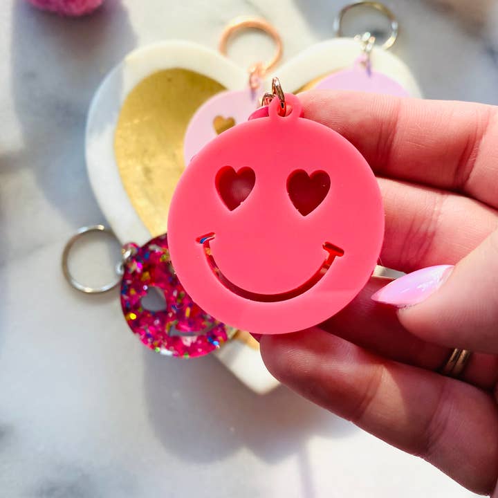 Luxe designs - Wholesale Keychain - Women's - Retro Smiley Keychain4
