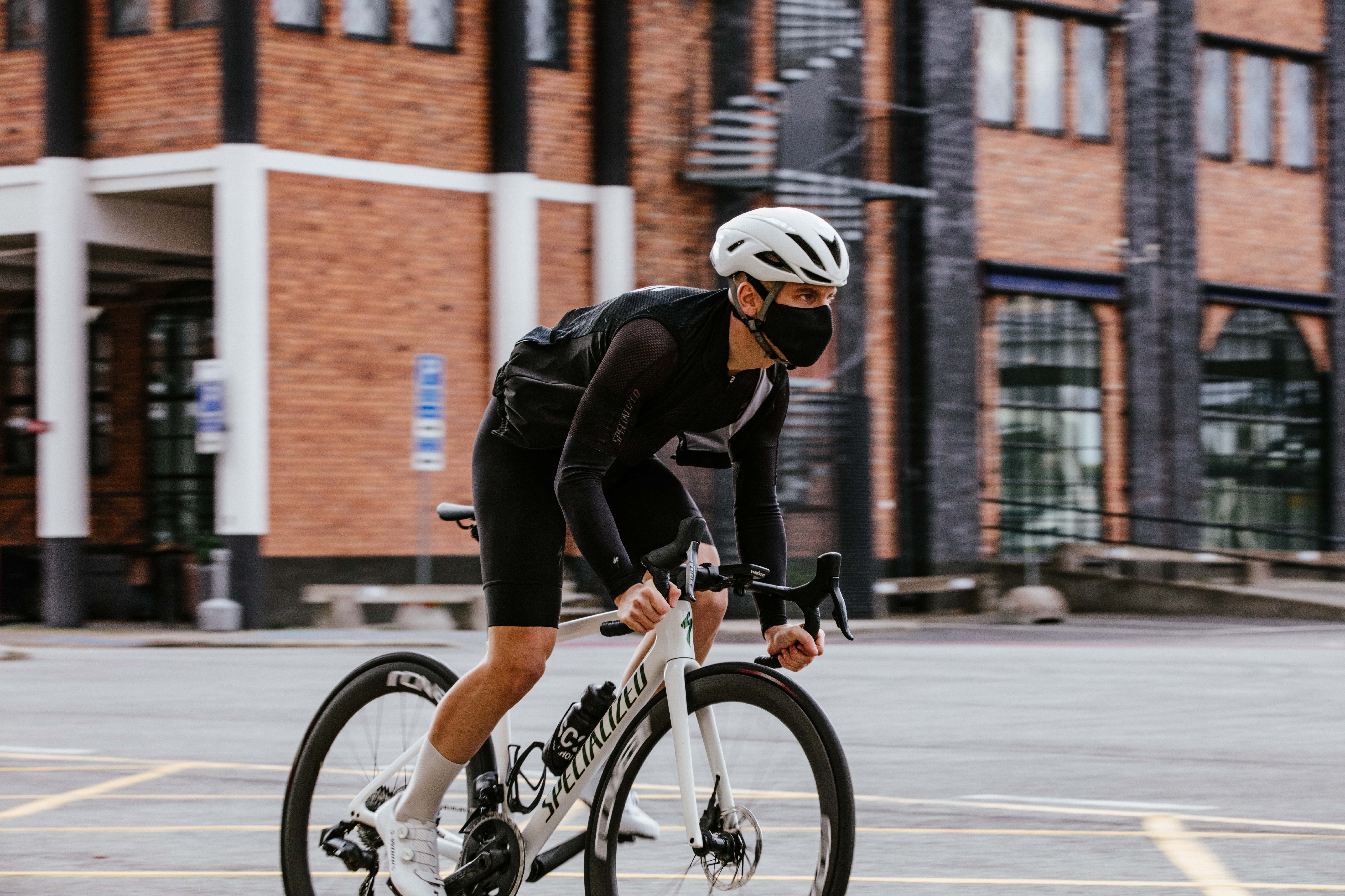 Storm Black Air Mask Active (KN95, reusable facemask) for wholesale on Faire10