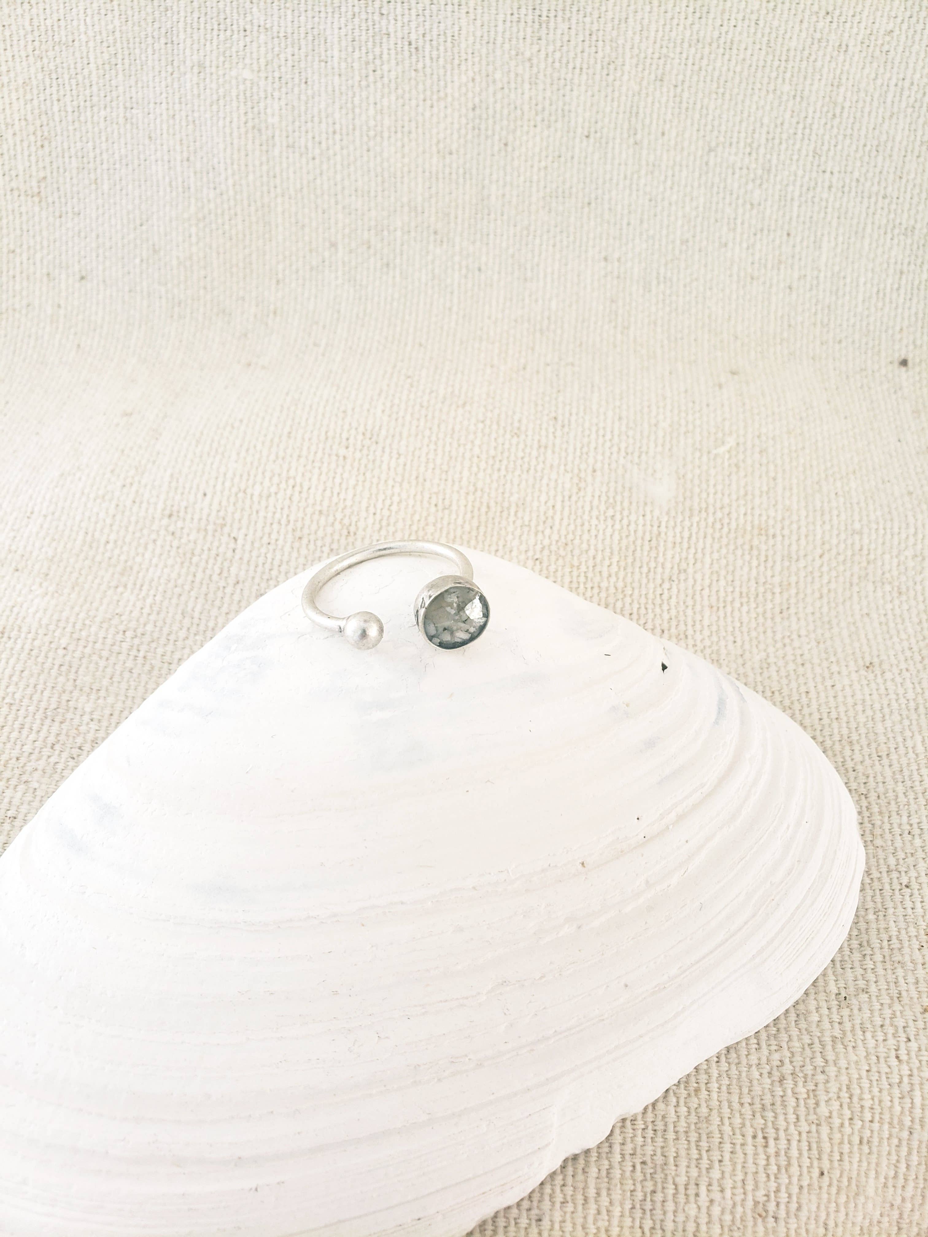 Maine Shellware - Wholesale Single Stone/Solitaire Ring - Antique Silver Round Ring4