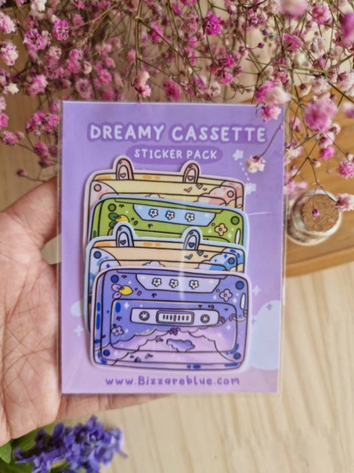 Lot de 4 autocollants Dreamy pour cassettes | Aesthetic Die Cuts pour la vente par Bizzare Blue
