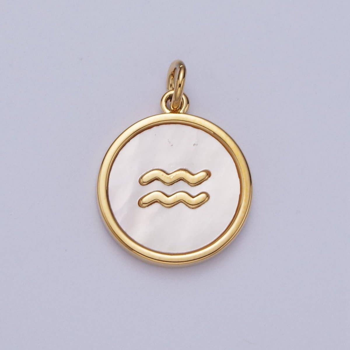 Aim Eternal – Engroshandel Vedhæng/charm – 24K guld fyldt stjernetegn muslingeperle rund mønt charm astrologi smykkefremstilling | A-A1367-A-A137210