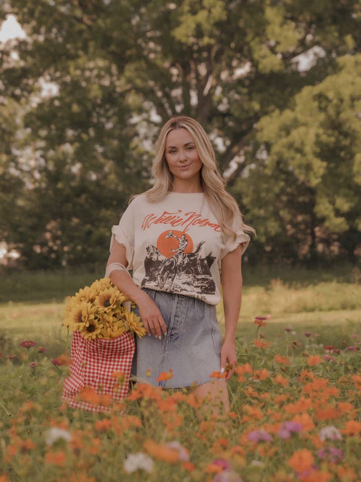 LivyLu - Wholesale Screen Printed T-Shirt - Unisex - Willie Nelson Country Willie Off White Thrifted Graphic Tee 6