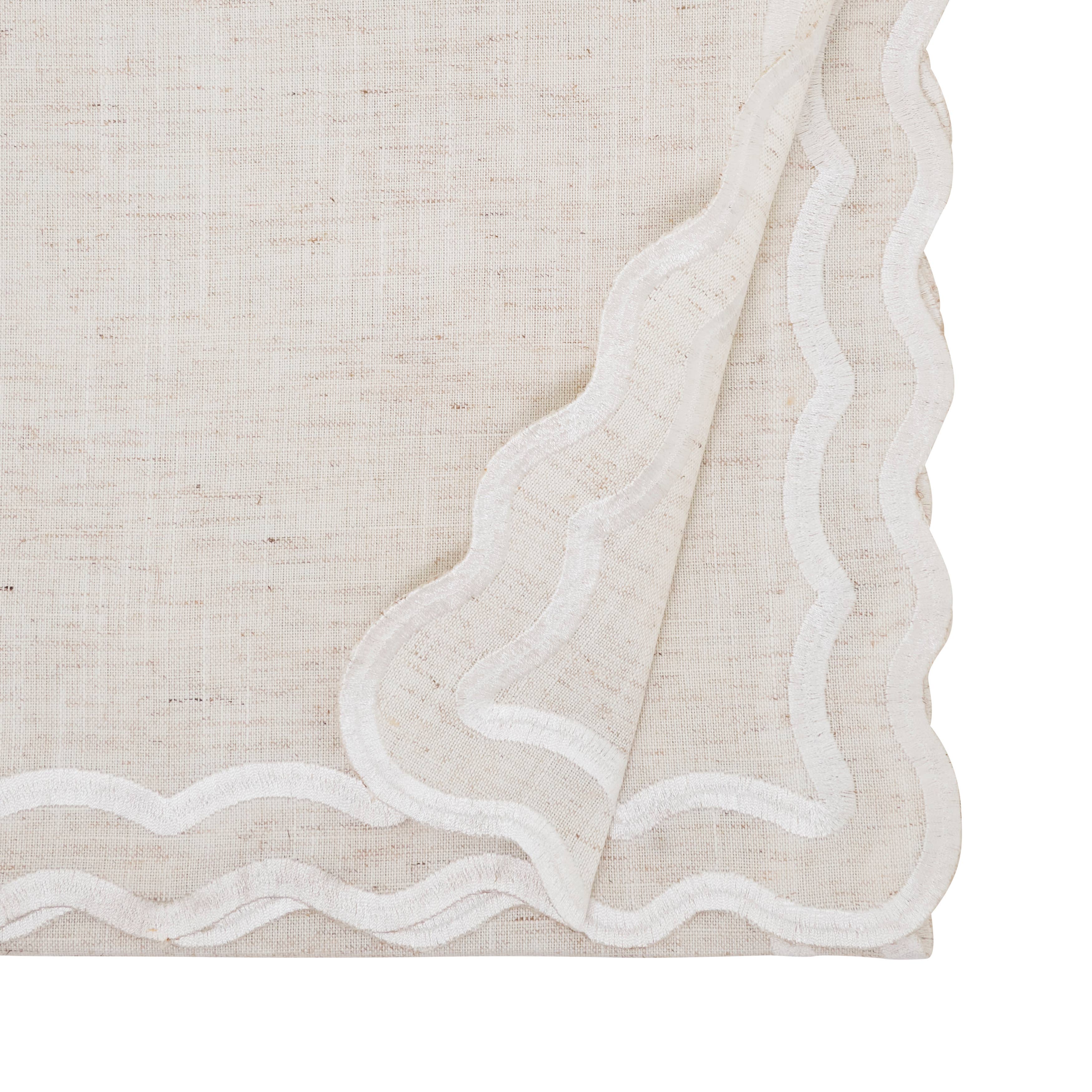 Saro Lifestyle - Wholesale Table Runner - Scalloped Border Table Runner1