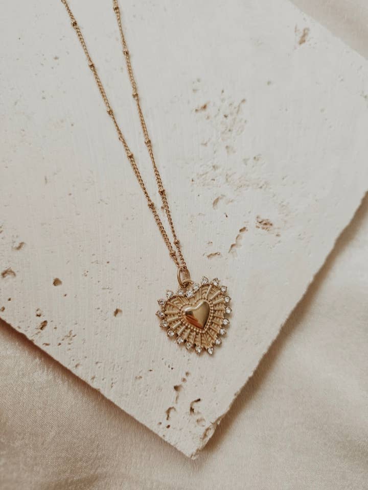 Collar From the Heart para venta al por mayor de Lotus & Lace Designs