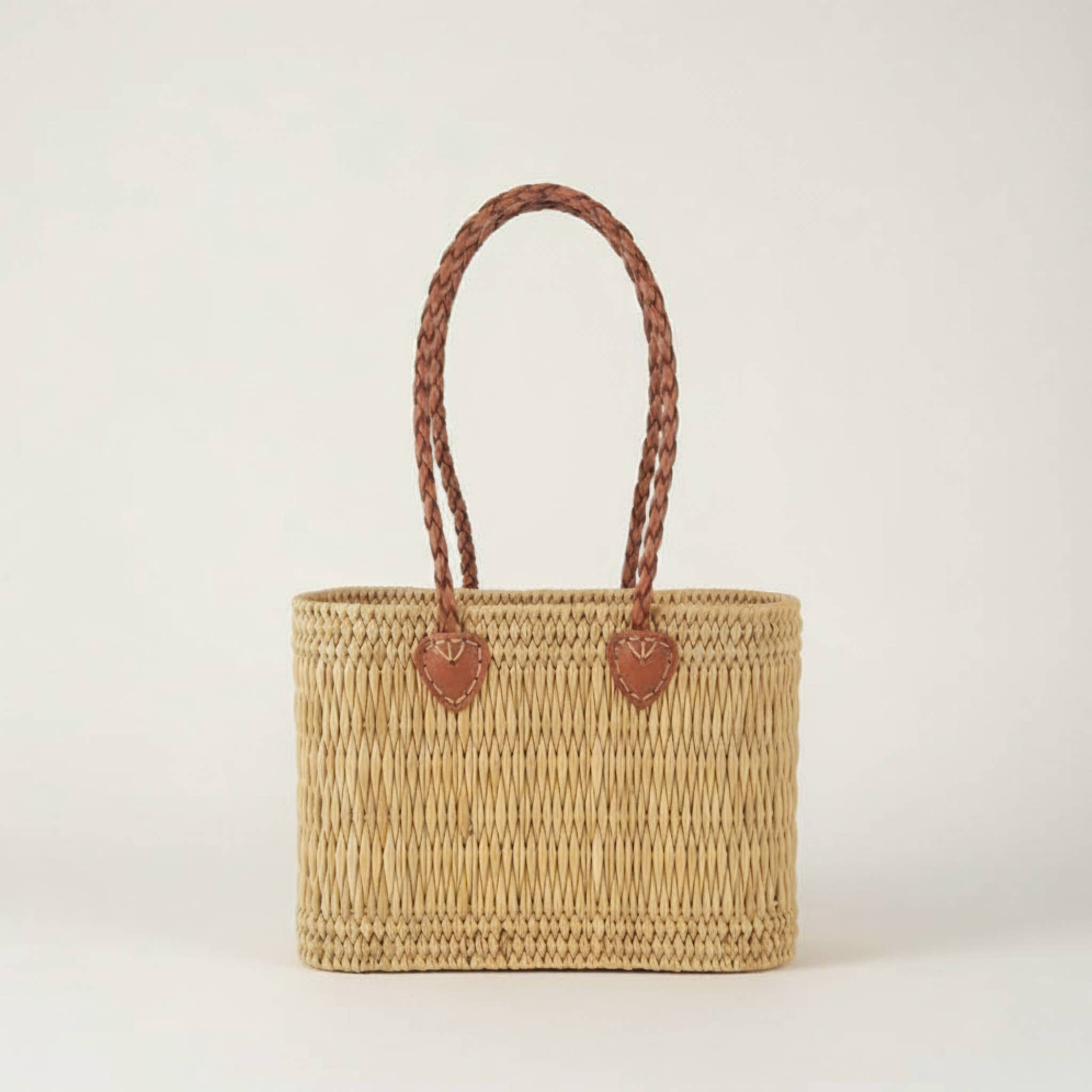 LeBazare - Wholesale Beach Bag - Panier en roseau tissé à la main avec poignées en cuir tressé1