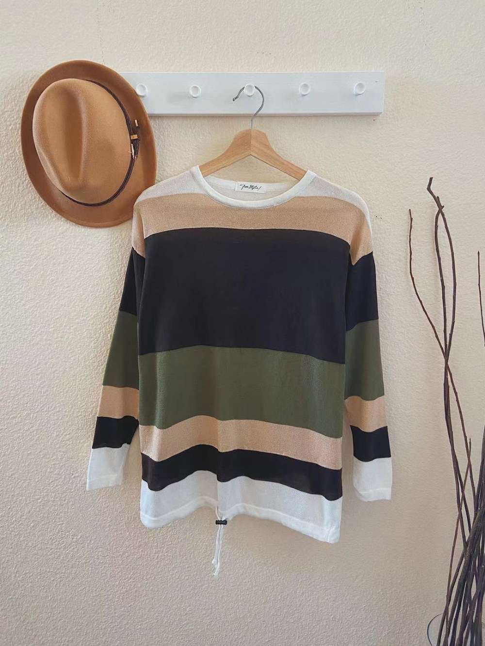 Queen Fashion - Wholesale Knit Sweater - Women's - colorblock knit sweater1