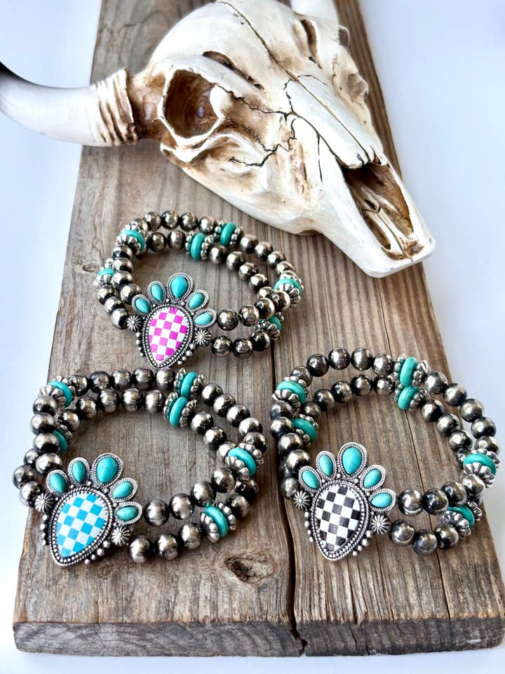 Bracelet élastique à perles en couches avec fleur de courge occidentale à 2 rangs pour la vente par Boho Ranch Shop