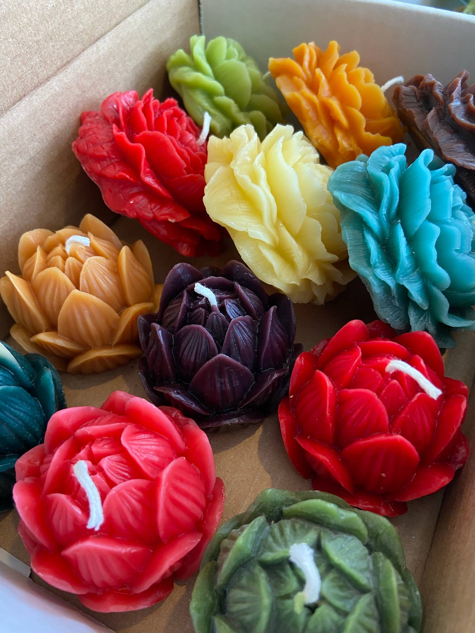 Live Light Beeswax Candles - Wholesale Novelty Candle - Flower Power1