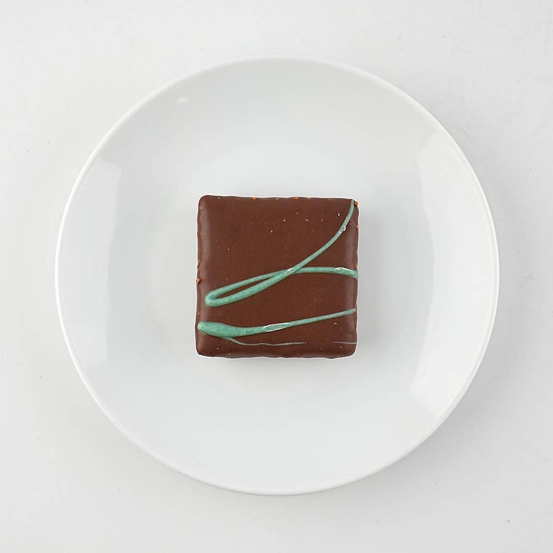 Yami - Wholesale Chocolate Covered Sweets - Young World Korean Dubai Style Chocolate Pistachio Kunafa11