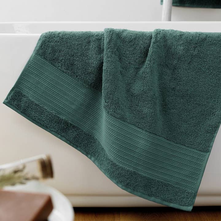 Emerald Cotton Bath Sheet 70x130 cm for wholesale by Housse De Rêve