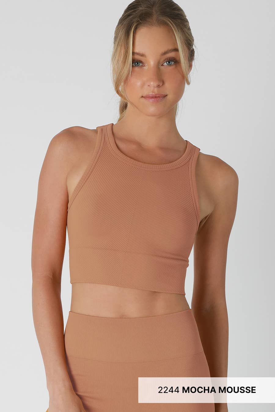 NIKIBIKI – Top de malha - Mulher por atacado – NS7933 - Top recortado Chevron Highneck22