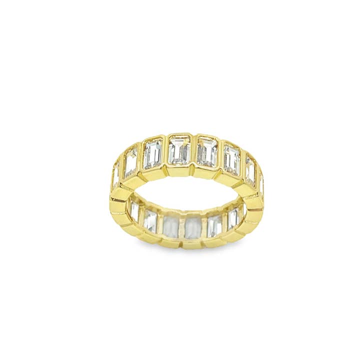 MIA Jewelry – Großhandel Mehrsteinige Ringe – Ring aus gepflasterter Zirkonia im Baguette-Schnitt3